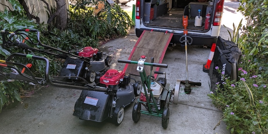 Washing Lawn Mowers Washing Lawn Mowers